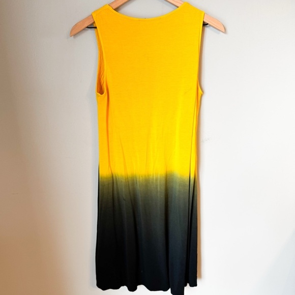 WD NY Lightweight Beachy Ombré Yellow Knee Length Dress Size Medium - Picture 2 of 5